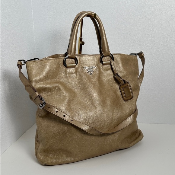 💯Authentic Prada Leather Tote Bag🍀 - Picture 5 of 17